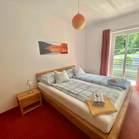 Leeb Apartmán *